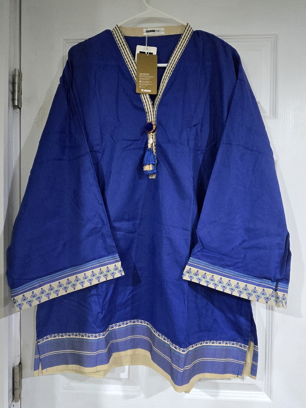 Womens Printed Blue Shirt. Size Large.